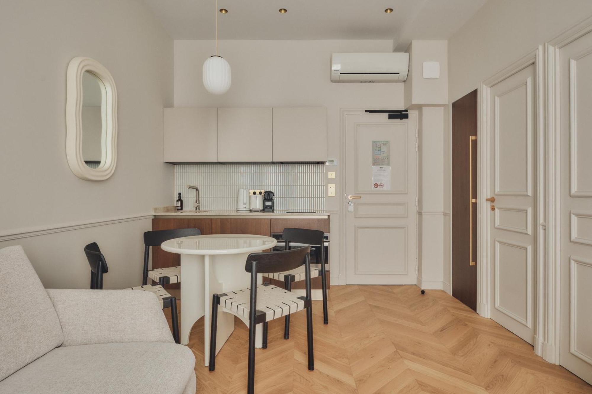 Nestay Sentier Paris Room photo
